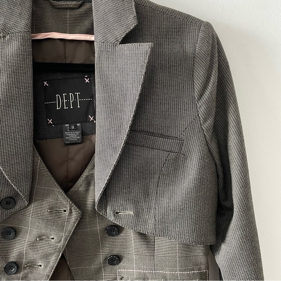 DEPT grey long sleeve jacket with built in suit vest look size small pockets - Picture 2 of 3